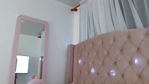 Maddy UwU online show from 12-18-24, 12:07