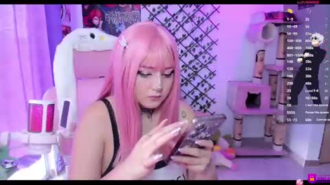Snapshot of maddyfoox chatting on 06-13-26, 10:08 Maddy Foox online show from 06-13-26, 10:08