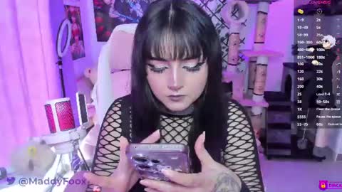 Snapshot of maddyfoox chatting on 07-12-26, 10:45 Maddy Foox online show from 07-12-26, 10:45