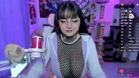 Snapshot of maddyfoox chatting on 07-25-26, 11:13 Maddy Foox online show from 07-25-26, 11:13