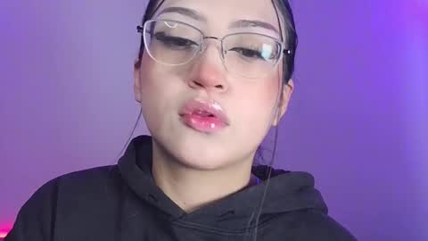 Snapshot of maddyghost chatting on 09-25-25, 07:17   Please followme and rate me your thumbs up online show from 09-25-25, 07:17