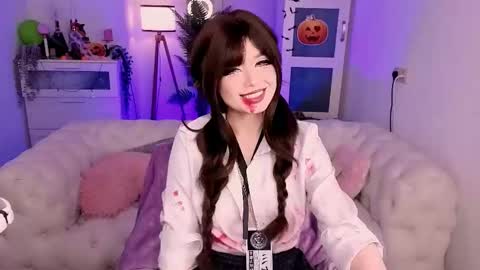 Snapshot of maddymystie chatting on 10-30-25, 10:10 Maddy online show from 10-30-25, 10:10