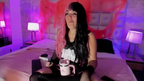 Maddy online show from 10-22-25, 12:38