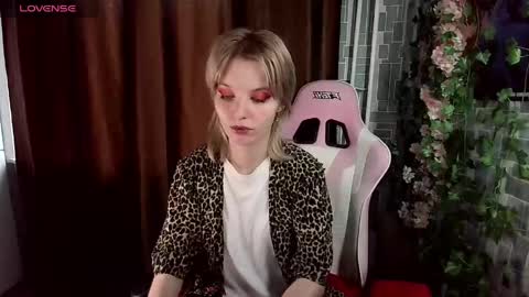 madelaines online show from 05-24-26, 02:27