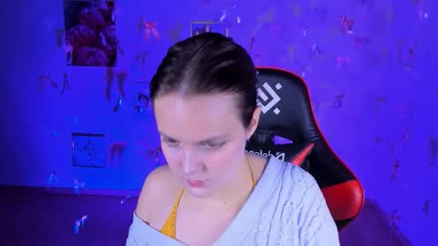 Madeline online show from 11-21-25, 08:35