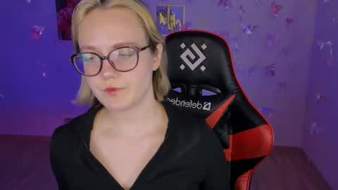 Snapshot of madeline_doll chatting on 02-02-26, 08:24 Madeline online show from 02-02-26, 08:24