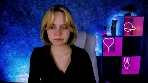 Snapshot of madeline_doll chatting on 03-08-26, 12:42 Madeline online show from 03-08-26, 12:42