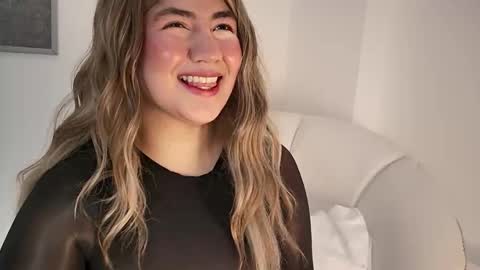 Snapshot of madii_smith chatting on 10-12-25, 01:10 Madison Smith online show from 10-12-25, 01:10