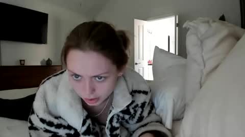 Snapshot of madirose69 chatting on 02-25-26, 05:00 mari rose online show from 02-25-26, 05:00