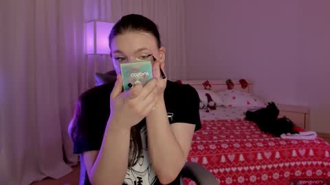 Snapshot of madison_mongomeri chatting on 01-10-26, 02:24 Medison online show from 01-10-26, 02:24