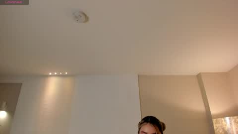 Maddi Collins online show from 03-23-26, 11:25