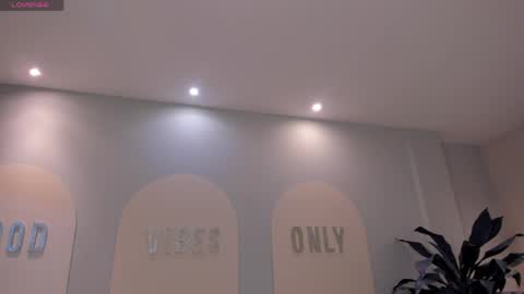 Maddi Collins online show from 04-02-26, 07:55