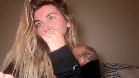 madisonlubbe2 online show from 09-10-25, 04:34