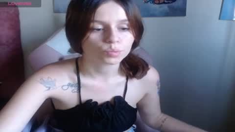 Snapshot of madisonthomas18 chatting on 07-06-26, 03:25 My name is madi Lushdomi is activeThere are legends that in this room all your wishes can come true Private is Open online show from 07-06-26, 03:25