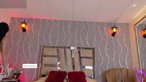 Snapshot of madisson_fox1 chatting on 10-25-25, 01:40 online show from 10-25-25, 01:40