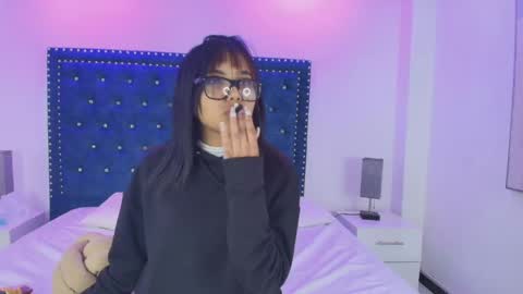 Snapshot of madisson_thompsonn chatting on 05-09-26, 08:03 madisson_thompsonn online show from 05-09-26, 08:03