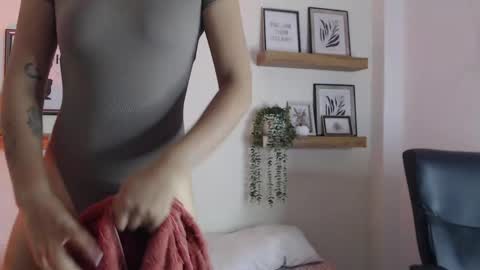 Snapshot of madissonkay chatting on 04-18-26, 06:56 online show from 04-18-26, 06:56