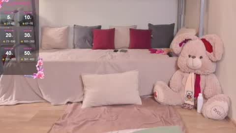 Madisson online show from 06-25-26, 05:12