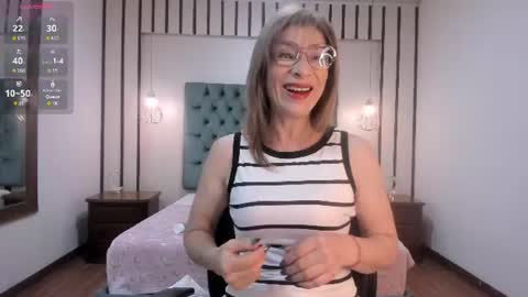 Snapshot of madissonlow chatting on 07-11-26, 11:24 Miss Madisson online show from 07-11-26, 11:24