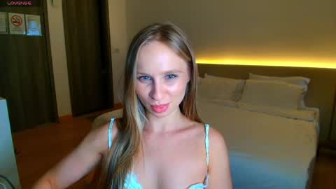 Snapshot of madlen_new chatting on 04-25-26, 04:48 Madlen online show from 04-25-26, 04:48