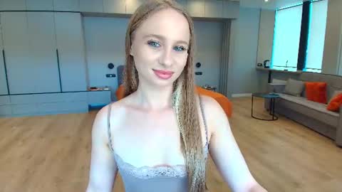 Snapshot of madlen_new chatting on 06-12-26, 10:25 Madlen online show from 06-12-26, 10:25