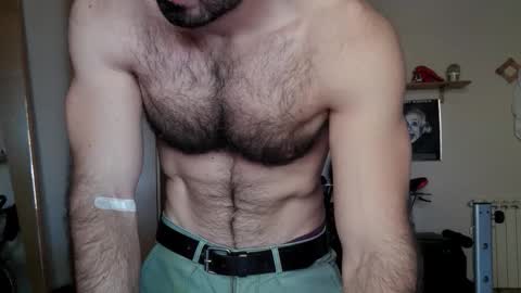 Snapshot of madmax20x chatting on 11-06-25, 12:17 madmax20x online show from 11-06-25, 12:17