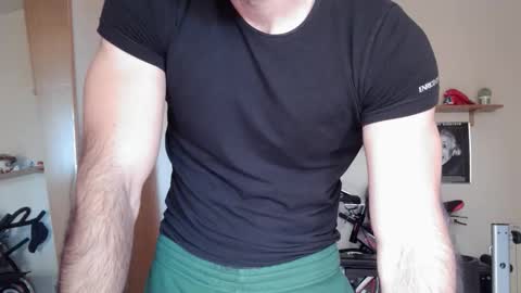 Snapshot of madmax20x chatting on 11-30-25, 12:53 madmax20x online show from 11-30-25, 12:53