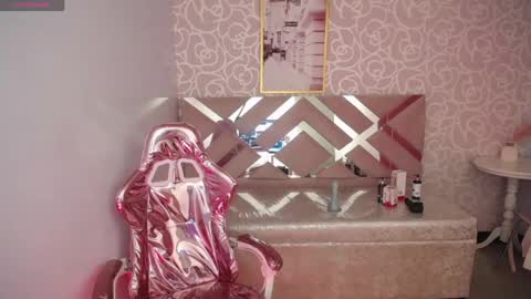 Snapshot of mady0619_ch chatting on 06-01-26, 12:51 Mady online show from 06-01-26, 12:51