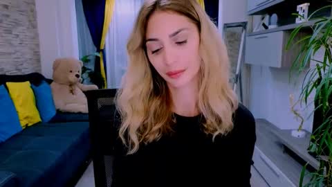 Madye Roberts online show from 10-13-25, 10:32