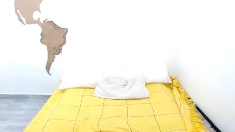 Snapshot of madysonandsteven chatting on 11-13-25, 01:59 MadysonAndSteven online show from 11-13-25, 01:59