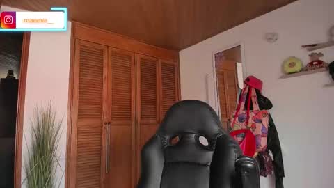 Maeve  schedule 11 am- 530 pm colombia time  online show from 12-04-25, 12:47