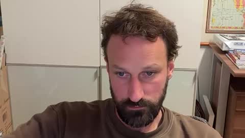 Snapshot of maenu_69 chatting on 10-29-25, 10:33 maenu_69 online show from 10-29-25, 10:33