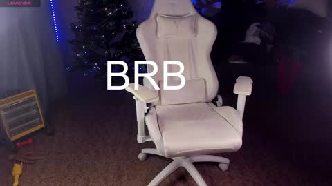 Maevee online show from 01-26-25, 11:17