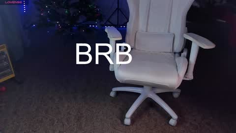 Maevee online show from 01-30-25, 10:19