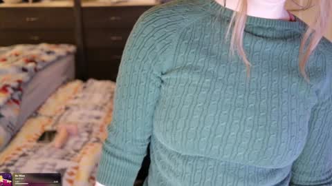 Snapshot of maevivant chatting on 01-16-26, 09:19 Mae online show from 01-16-26, 09:19