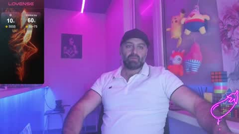Snapshot of magabear chatting on 01-11-25, 04:14 Magabear online show from 01-11-25, 04:14