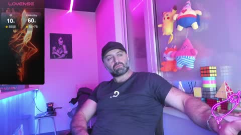 Snapshot of magabear chatting on 01-20-25, 04:10 Magabear online show from 01-20-25, 04:10