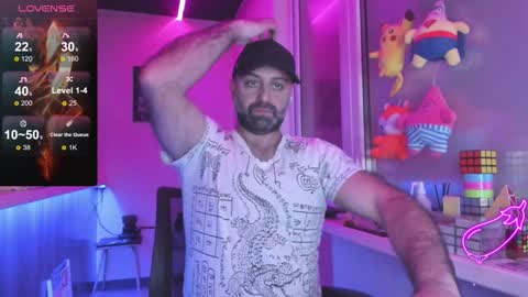 Snapshot of magabear chatting on 01-25-25, 12:16 Magabear online show from 01-25-25, 12:16