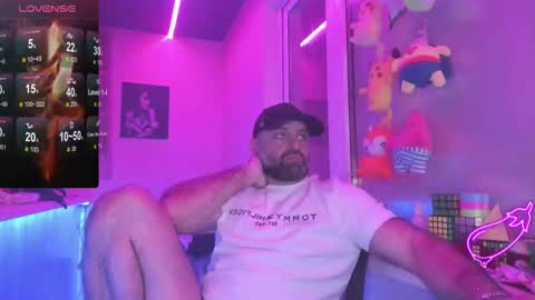 Snapshot of magabear chatting on 03-12-25, 08:52 Magabear online show from 03-12-25, 08:52