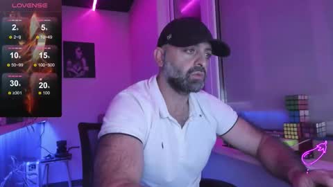 Snapshot of magabear chatting on 09-25-25, 05:33 Magabear online show from 09-25-25, 05:33