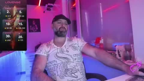 Snapshot of magabear chatting on 01-06-26, 08:40 Magabear online show from 01-06-26, 08:40