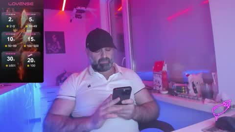 Snapshot of magabear chatting on 01-07-26, 12:02 Magabear online show from 01-07-26, 12:02