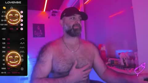 Snapshot of magabear chatting on 01-09-26, 10:55 Magabear online show from 01-09-26, 10:55