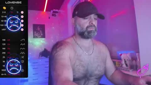 Snapshot of magabear chatting on 01-10-26, 11:01 Magabear online show from 01-10-26, 11:01