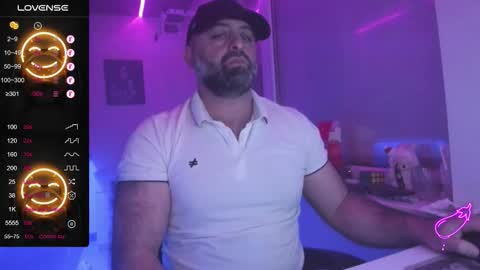 Snapshot of magabear chatting on 01-13-26, 03:45 Magabear online show from 01-13-26, 03:45