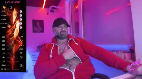 Snapshot of magabear chatting on 02-10-26, 08:35 Magabear online show from 02-10-26, 08:35