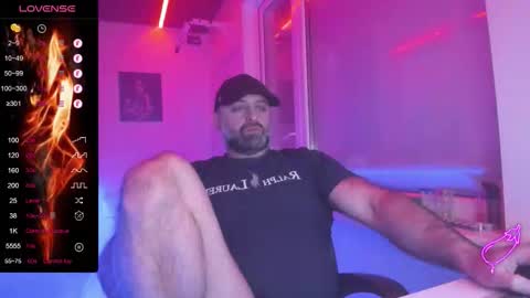 Snapshot of magabear chatting on 02-11-26, 10:09 Magabear online show from 02-11-26, 10:09