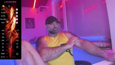 Snapshot of magabear chatting on 03-04-26, 11:38 Magabear online show from 03-04-26, 11:38