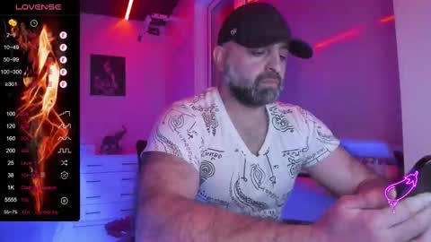 Snapshot of magabear chatting on 03-15-26, 11:16 Magabear online show from 03-15-26, 11:16