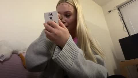 Molly online show from 04-23-26, 03:58